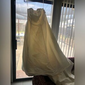 Never used David’s bridal wedding dress